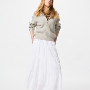 Uniqlo White Tiered Skirt